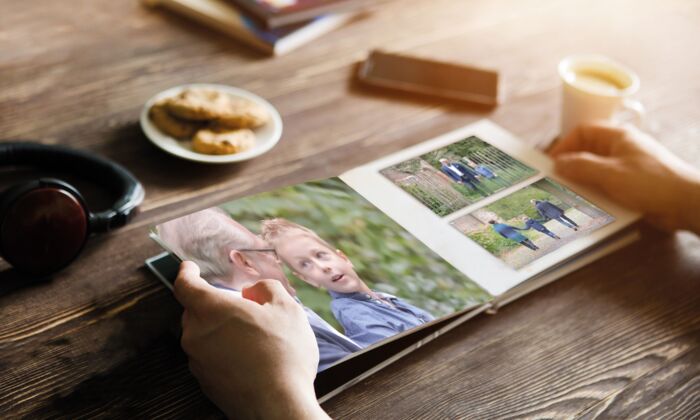Aufgeschlagenes Fotobuch